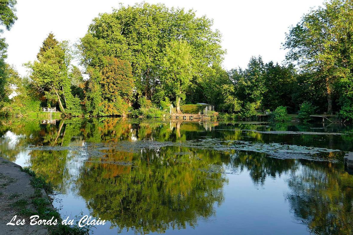 Les Jardins Du Clain Apartment Poitiers Bagian luar foto
